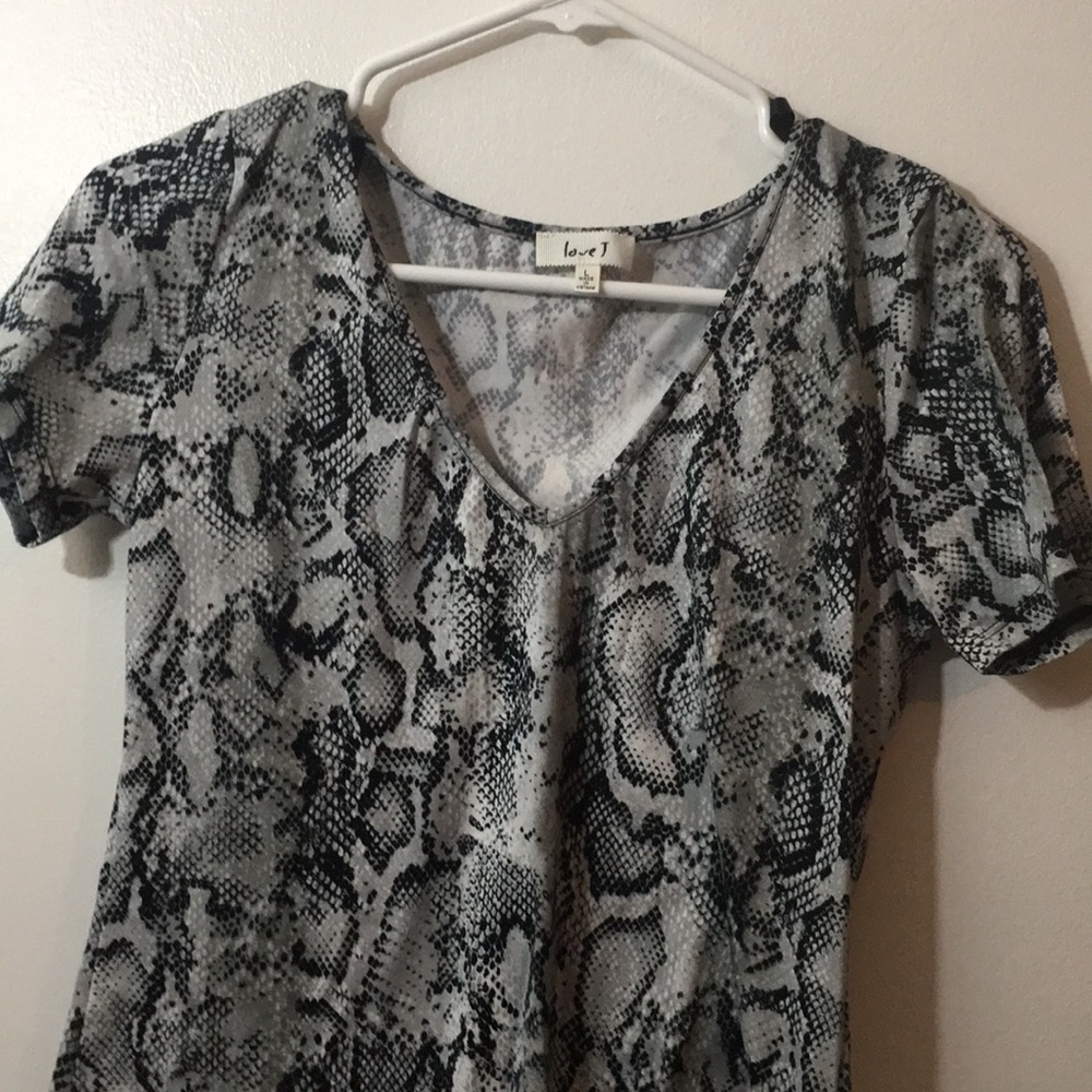 Shirt - Picture 2 of 3